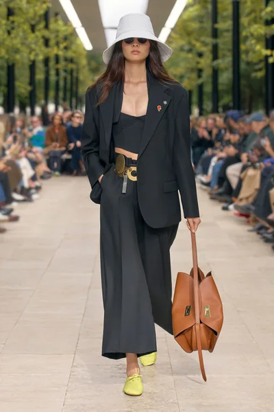 Look 38